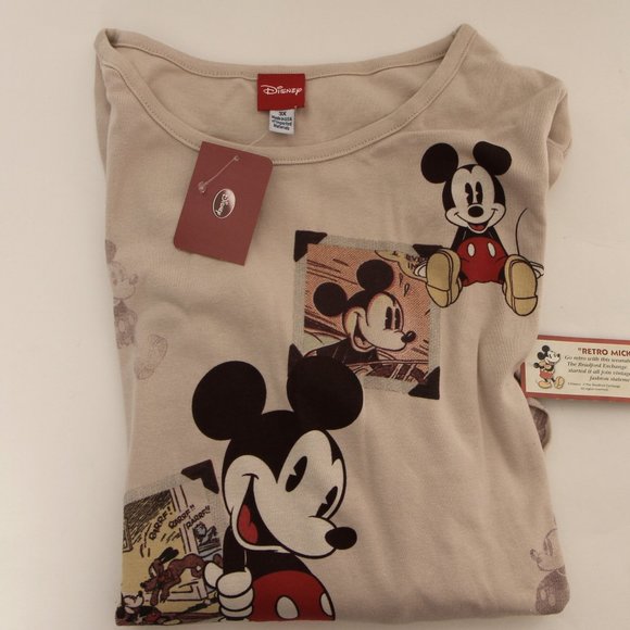 Disney Tops - Bradford Exchange/Disney RETRO MICKEY Artistic Top
